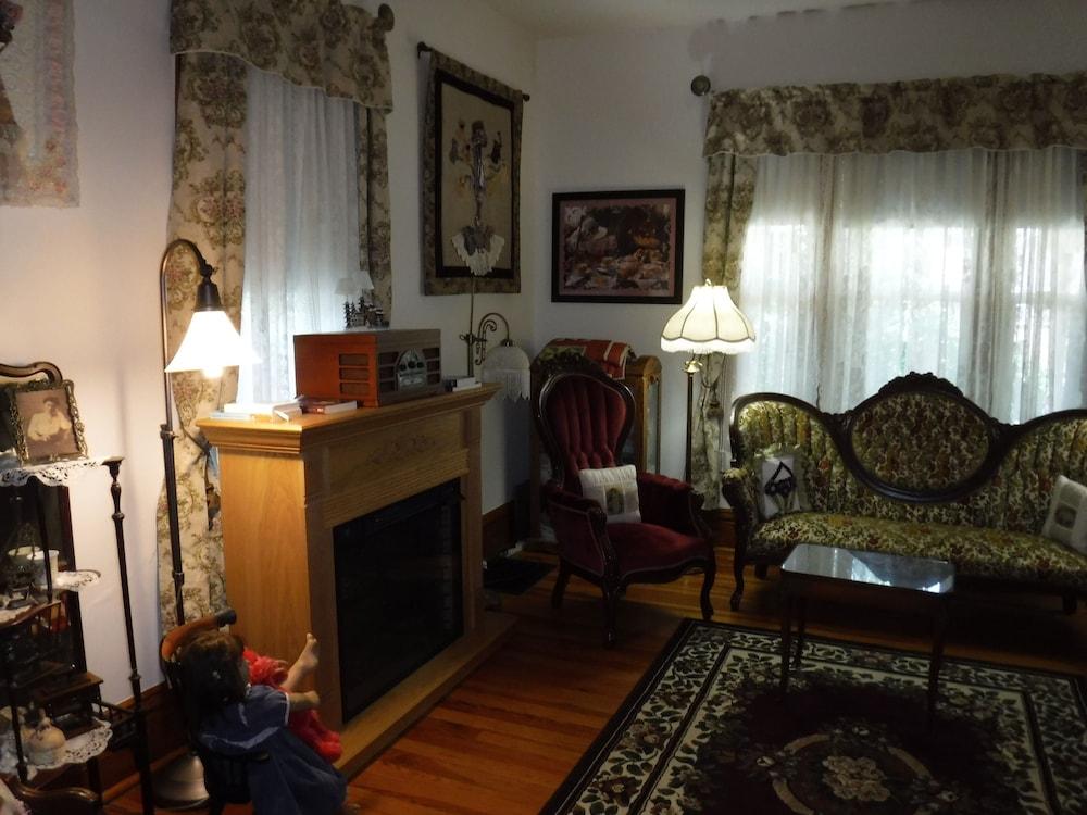 The Silk Pincushion (Adults Only) Bed & Breakfast Golden Ngoại thất bức ảnh