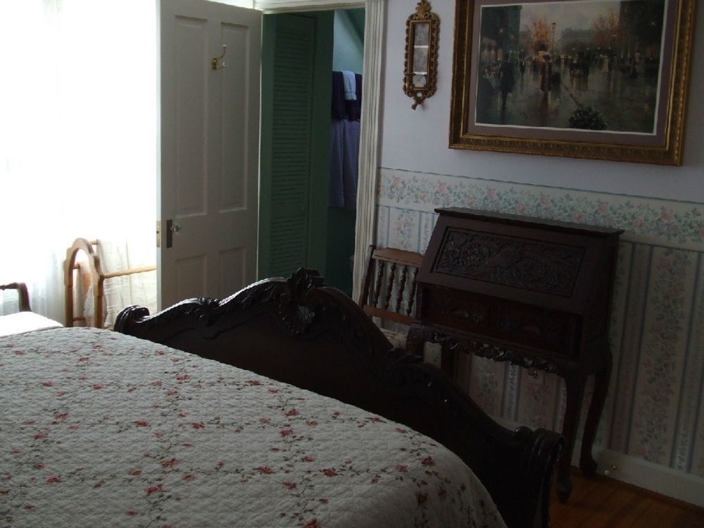 The Silk Pincushion (Adults Only) Bed & Breakfast Golden Ngoại thất bức ảnh